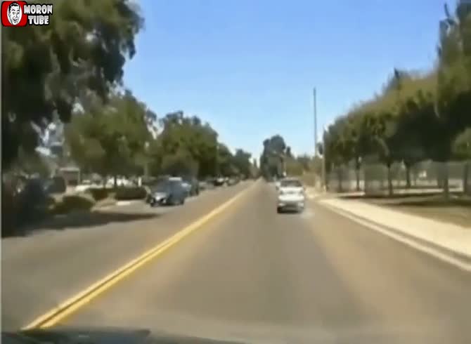 Video :He ought not to have lost his temper while driving!